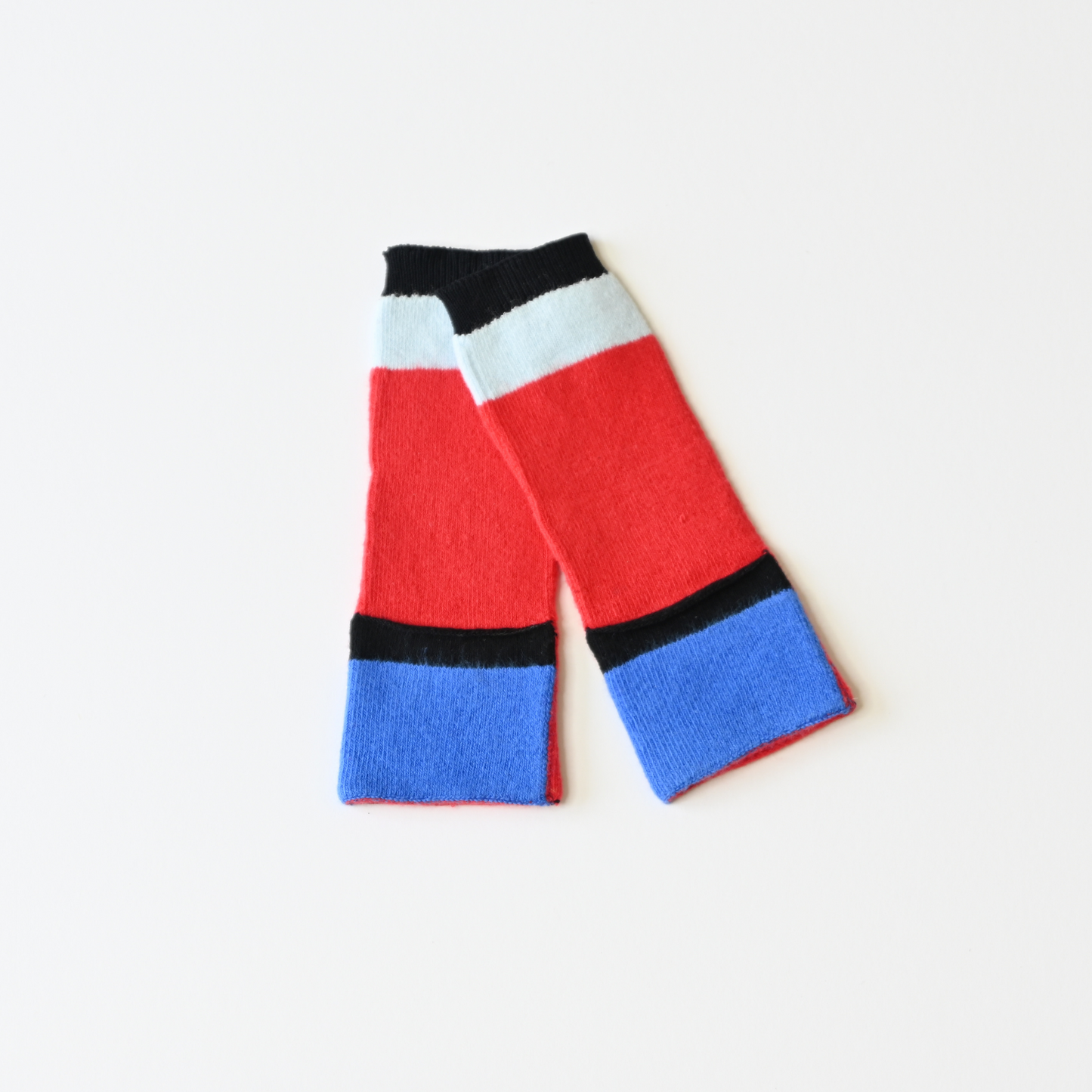 Toddler  Seamless Gripper Socks - Red and Blue