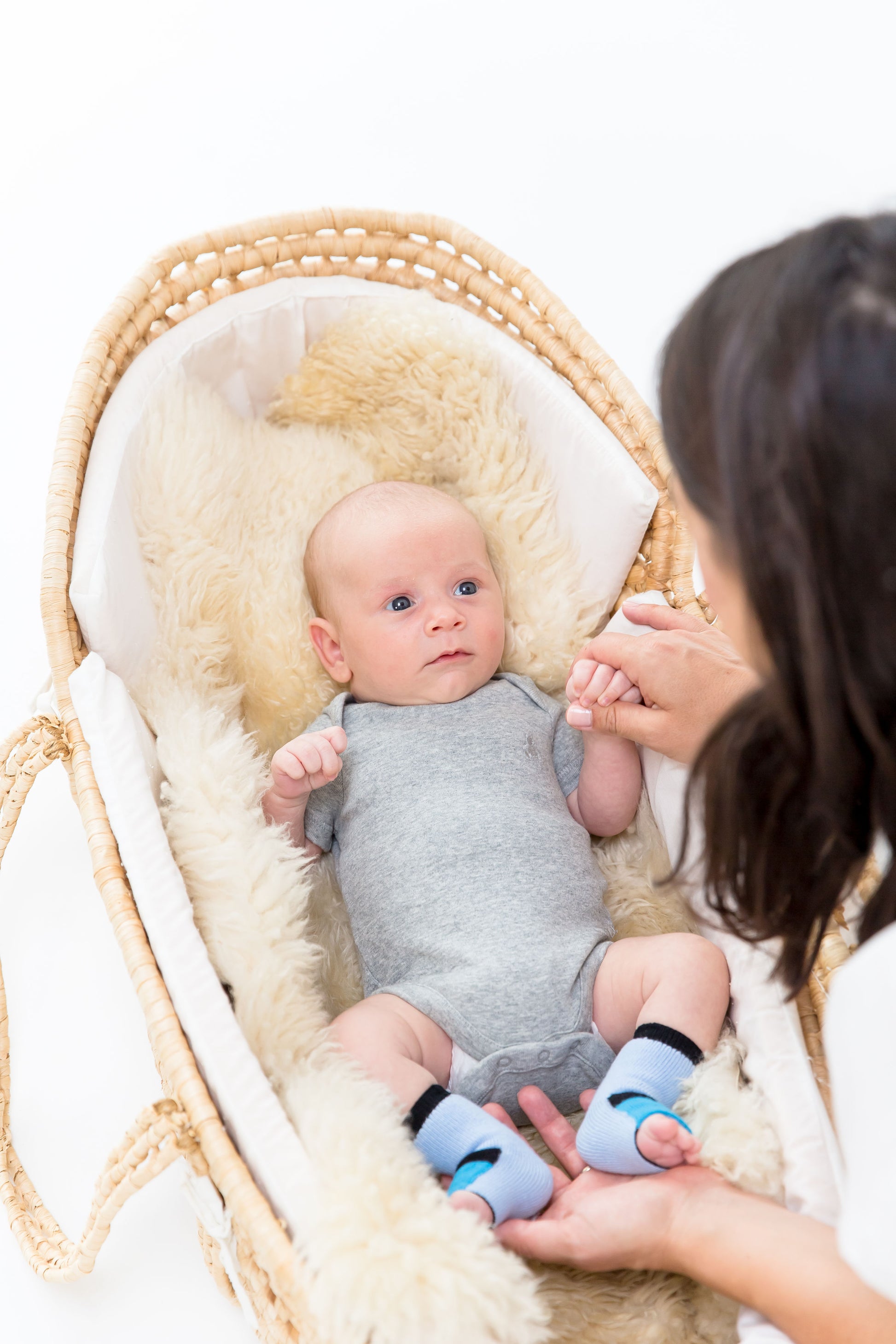 peekaboo Newborn cotton socks - Blue that allow you to cover or uncover toes