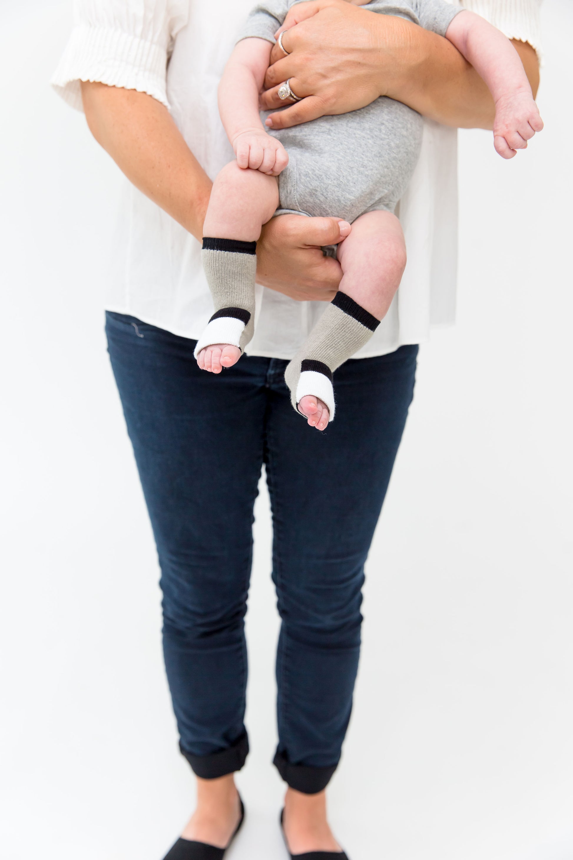peekaboo Newborn cotton socks - grey for perfect fit