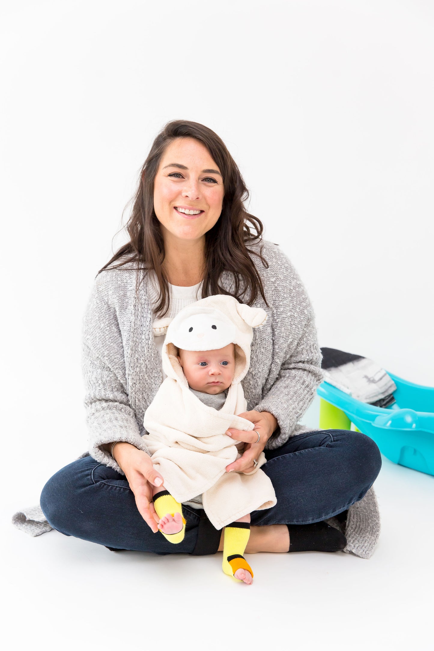 Peekaboo Newborn cotton socks - Yellow that allow you to cover or uncover toes