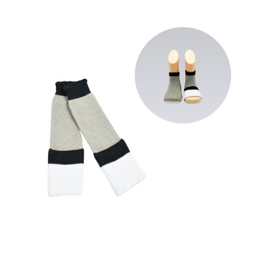 Peekaboo newborn socks - Grey/white