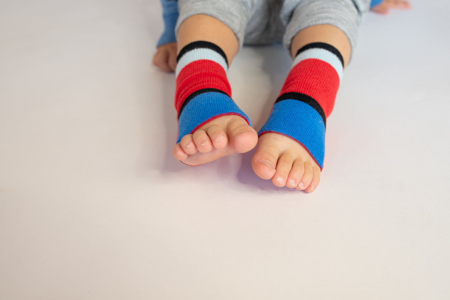 Toddler Seamless Gripper Socks - 5 pack - Blue mix