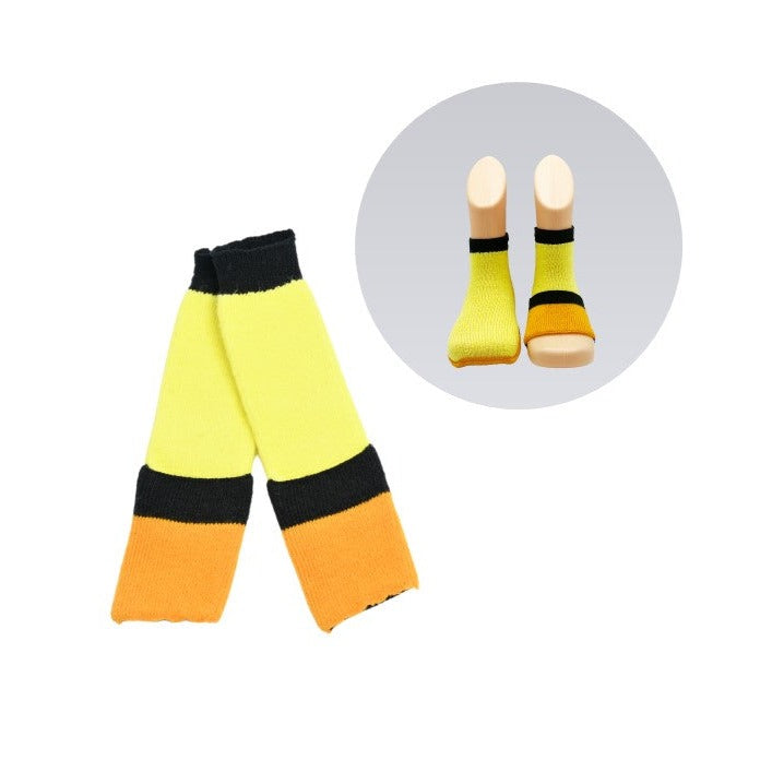 peekaboo newborn socks - yellow